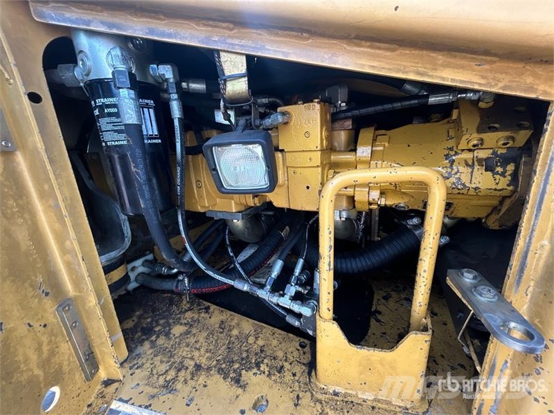 Tigercat L870C Leveling Track Feller Buncher Talador apilador
