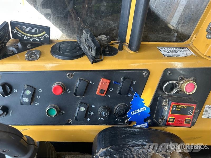 Tigercat L870C Leveling Track Feller Buncher Talador apilador