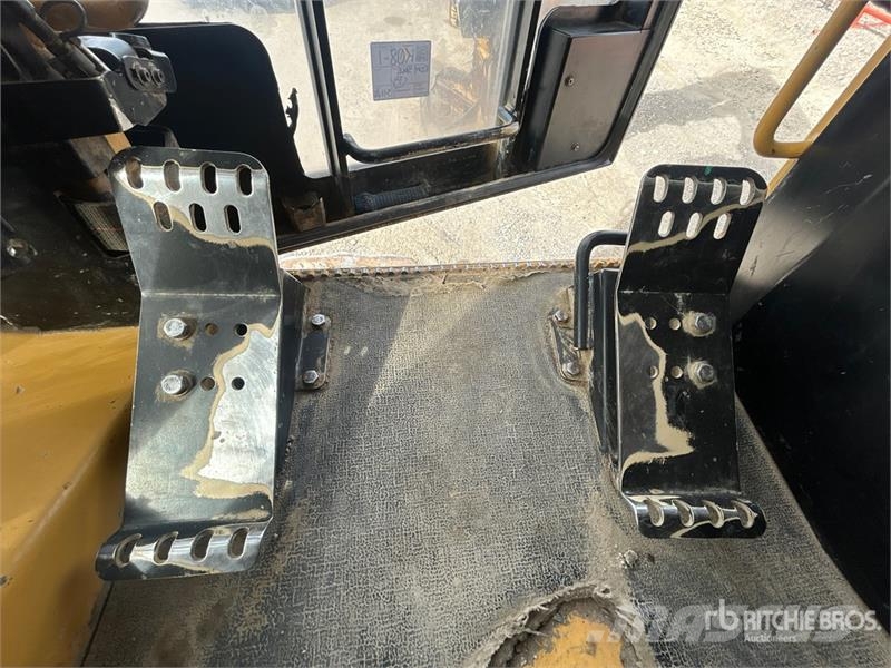 Tigercat L870C Leveling Track Feller Buncher Talador apilador
