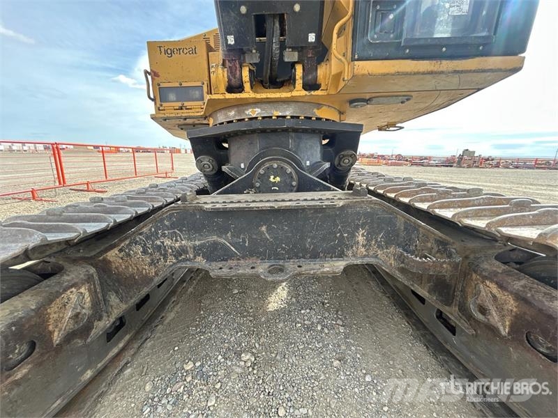 Tigercat L870C Leveling Track Feller Buncher Talador apilador