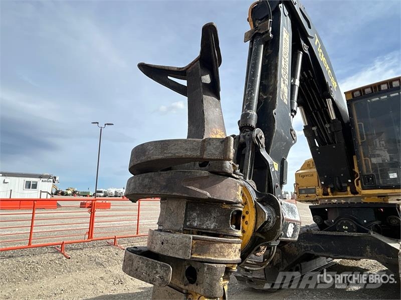 Tigercat L870C Leveling Track Feller Buncher Talador apilador