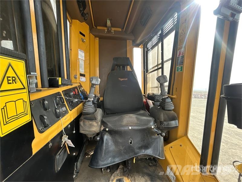 Tigercat L870C Leveling Track Feller Buncher Talador apilador