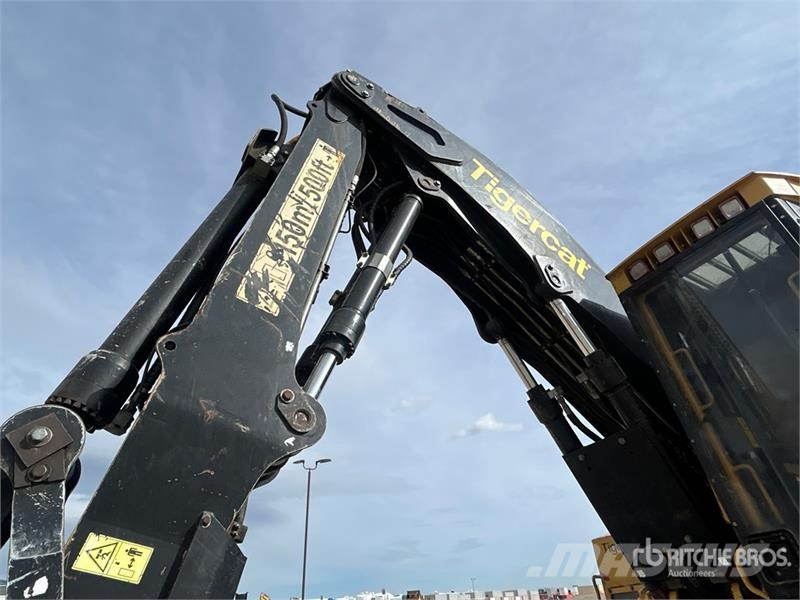 Tigercat L870C Leveling Track Feller Buncher Talador apilador