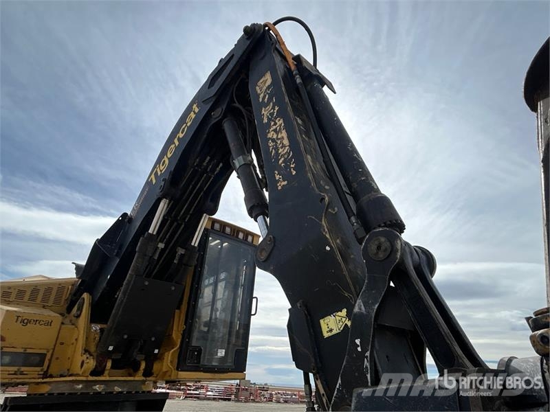 Tigercat L870C Leveling Track Feller Buncher Talador apilador