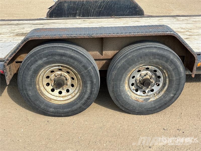 Titan 20 ft T/A Tilt Deck Trailer Низькорамні причепи