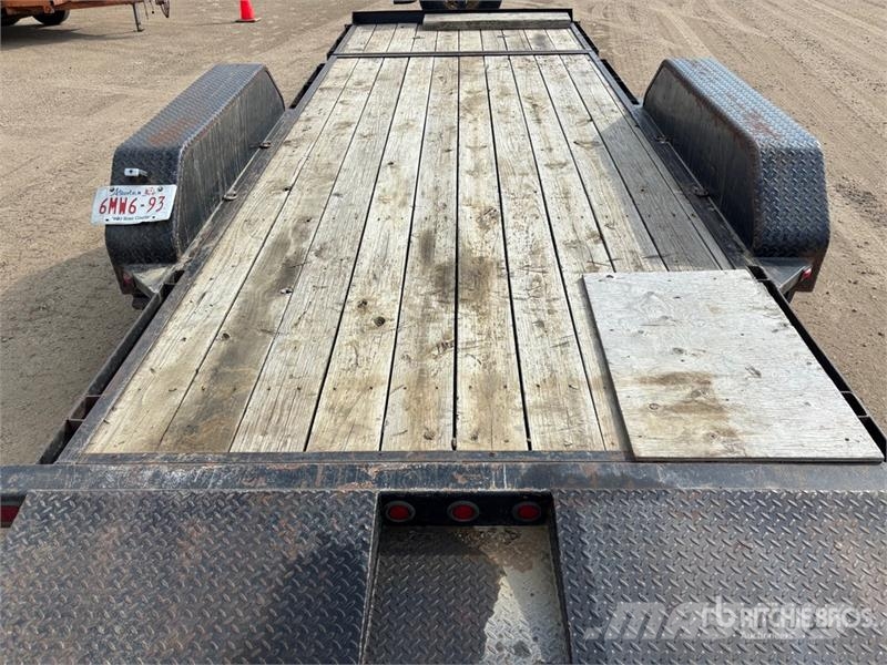 Titan 20 ft T/A Tilt Deck Trailer Низькорамні причепи
