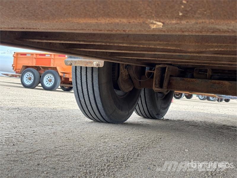 Titan 20 ft T/A Tilt Deck Trailer Низькорамні причепи