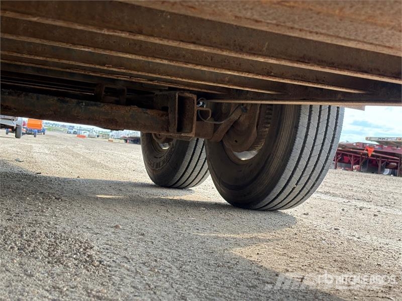 Titan 20 ft T/A Tilt Deck Trailer Низькорамні причепи