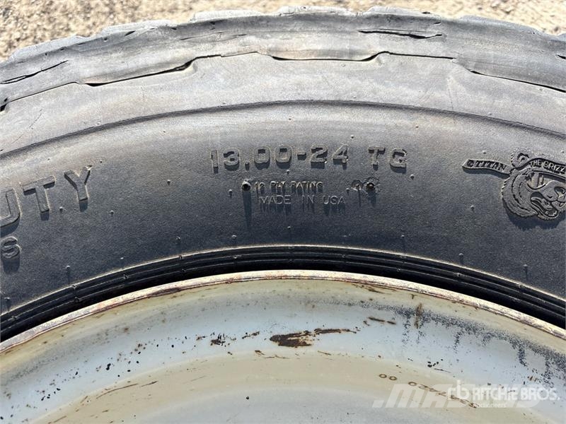 Titan of (2) Titan 13.00-24 Tires Ελαστικά και ζάντες