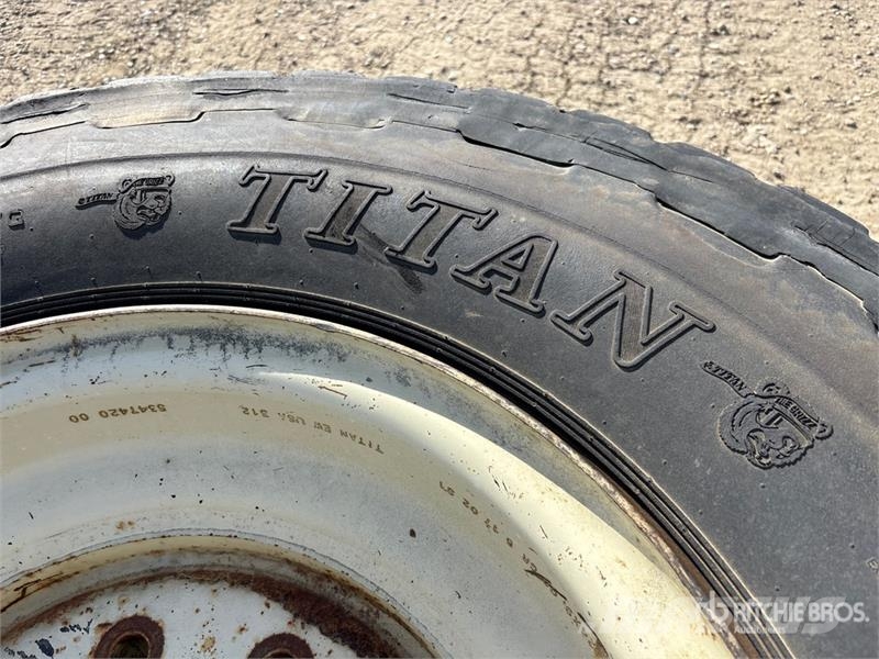 Titan of (2) Titan 13.00-24 Tires Ελαστικά και ζάντες
