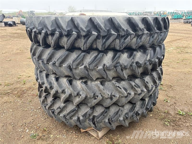 Titan of (4) Titan 320/90R50 Tires - Fits New Holland SP Pneumatiky, kola a ráfky