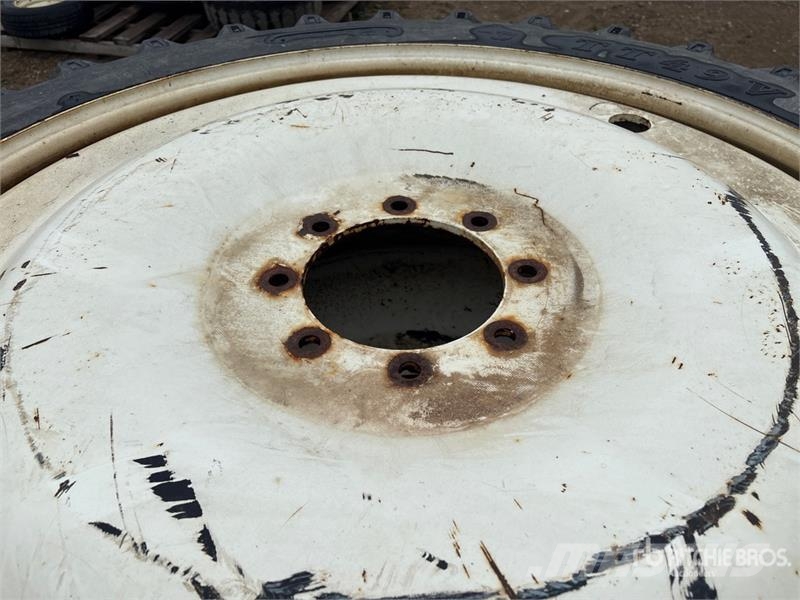 Titan of (4) Titan 320/90R50 Tires - Fits New Holland SP Pneumatiky, kola a ráfky