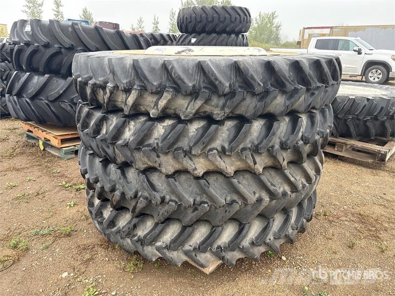 Titan of (4) Titan 320/90R50 Tires - Fits New Holland SP Pneumatiky, kola a ráfky