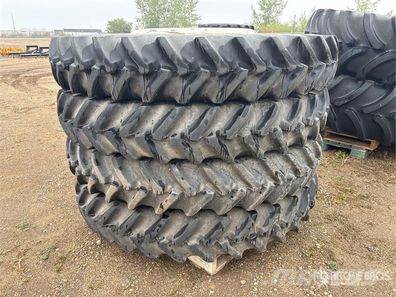 Titan of (4) Titan 320/90R50 Tires - Fits New Holland SP Pneumatiky, kola a ráfky