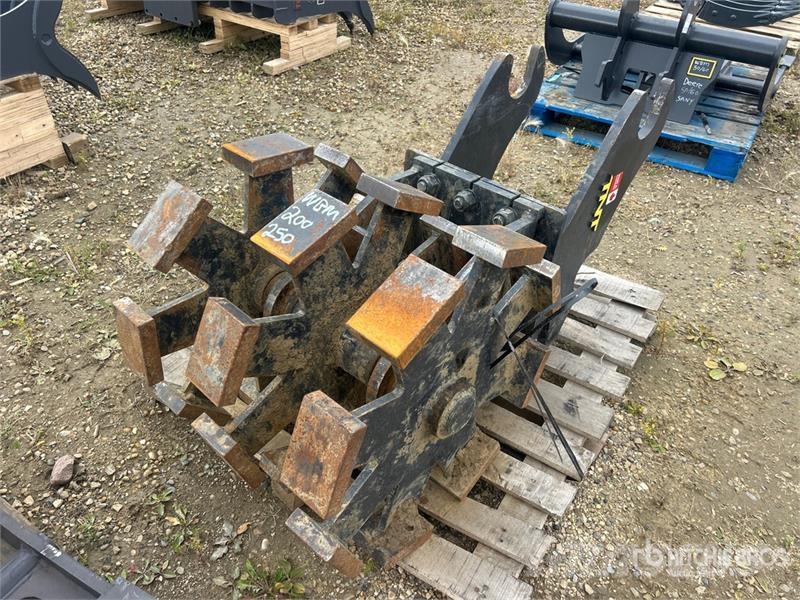 TNT 24 in Q/C Excavator Compaction Wheel - Fits WB Drugi deli