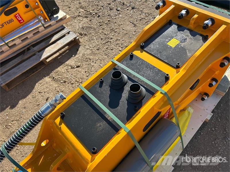 TOFT 1400 Hydraulic Breaker - Fits Cat 320 / 20 - Чукове/Раздробители