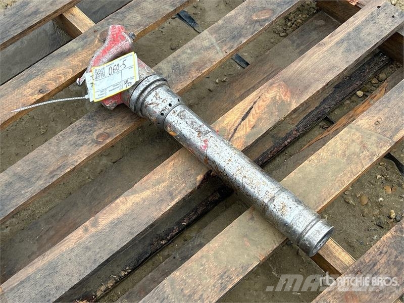 Toku B-100 Pneumatic Rivet Buster Other components