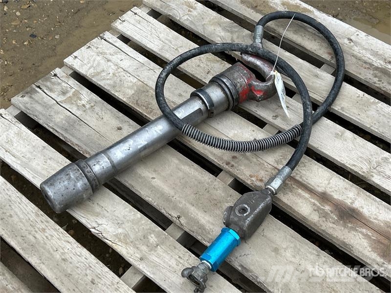 Toku B110 Pneumatic Rivet Buster Other components