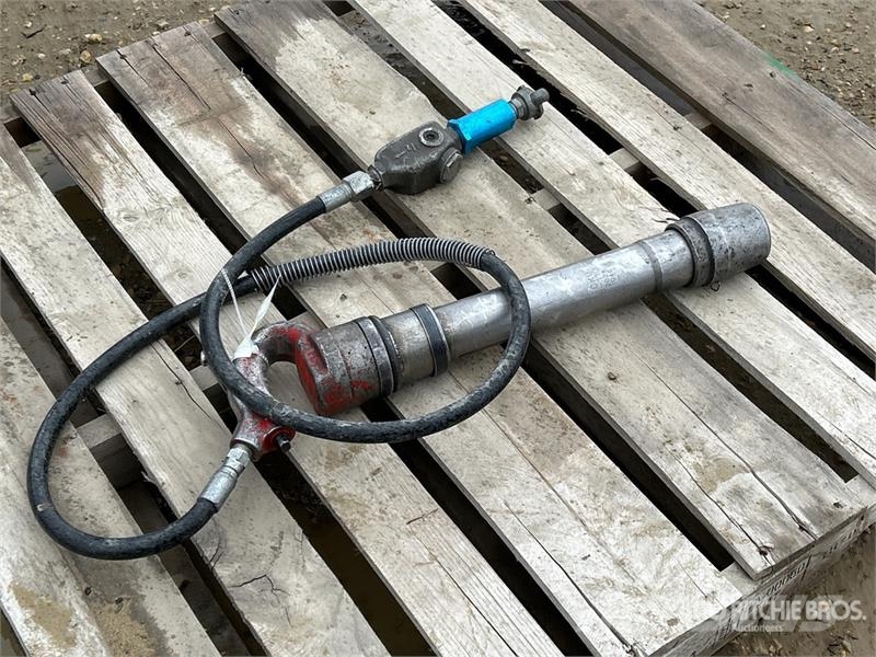 Toku B110 Pneumatic Rivet Buster Other components