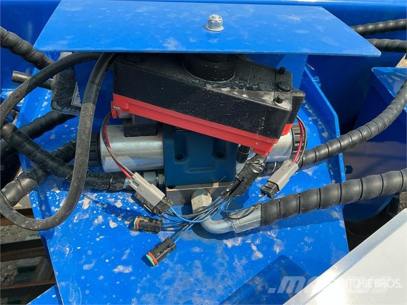  Top Cat Cat SSSCR72 45 in Skid Steer Power Rake (U Raker og høyvendere