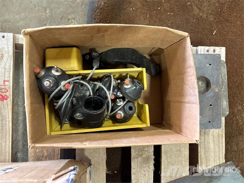 Topcon Machine Control Wiring and Brackets Instrumente, Mess- und Automatisierungsausrüstung