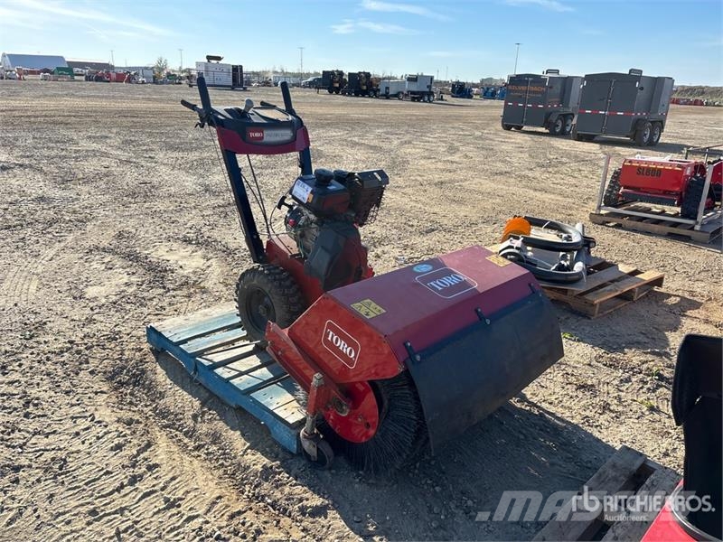 Toro 38701 Power Broom كناسات
