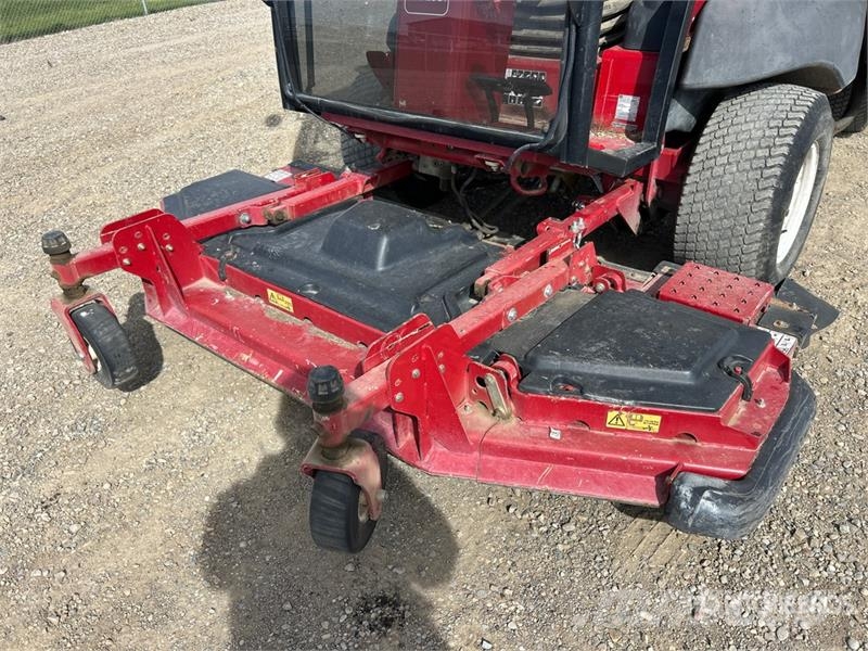Toro Groundsmaster 5910 4x2 Ride-On Lawn Mower ركوب الحشائش