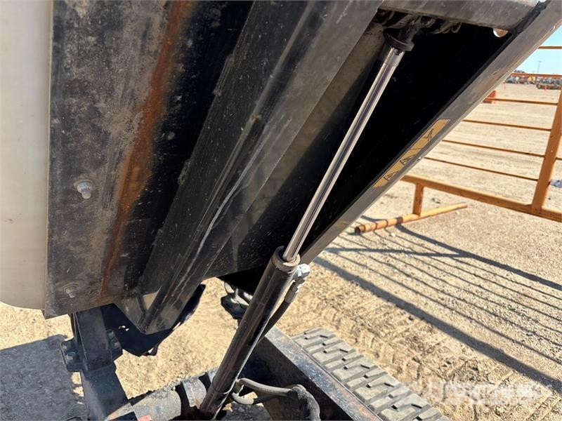 Toro MBTX2500 Stand-On Mini Concrete Buggy ملحقات خرسانة