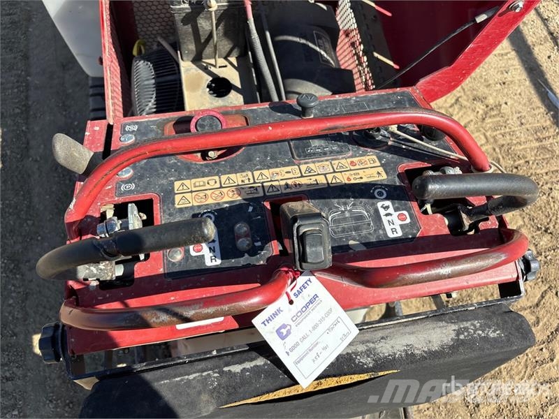Toro MBTX2500 Stand-On Mini Concrete Buggy ملحقات خرسانة