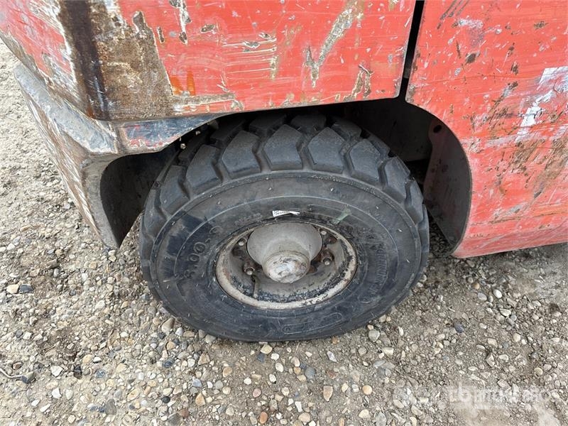 Toyota 5000 3950 lb Pneumatic Tire Forklift (Inoperable) Kahveltõstukid - muud
