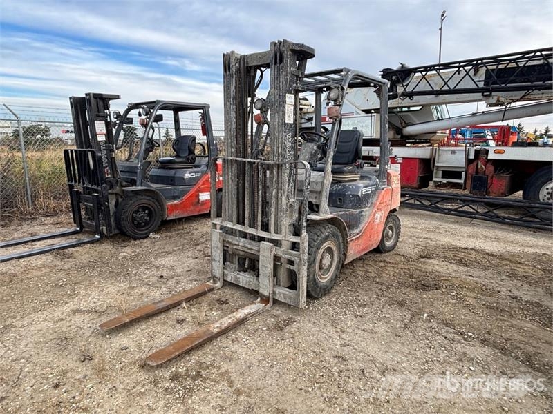 Toyota 5000 3950 lb Pneumatic Tire Forklift (Inoperable) Kahveltõstukid - muud