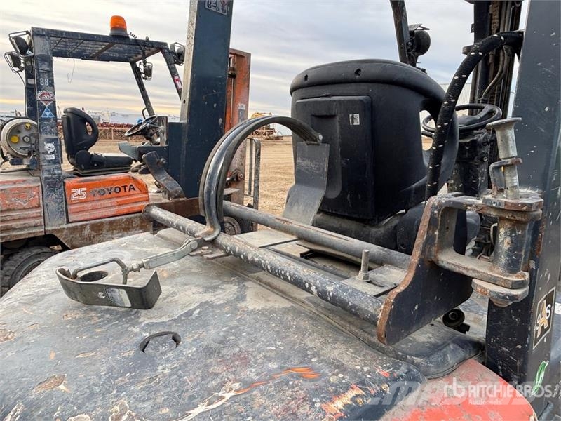 Toyota 5000 3950 lb Pneumatic Tire Forklift (Inoperable) Kahveltõstukid - muud