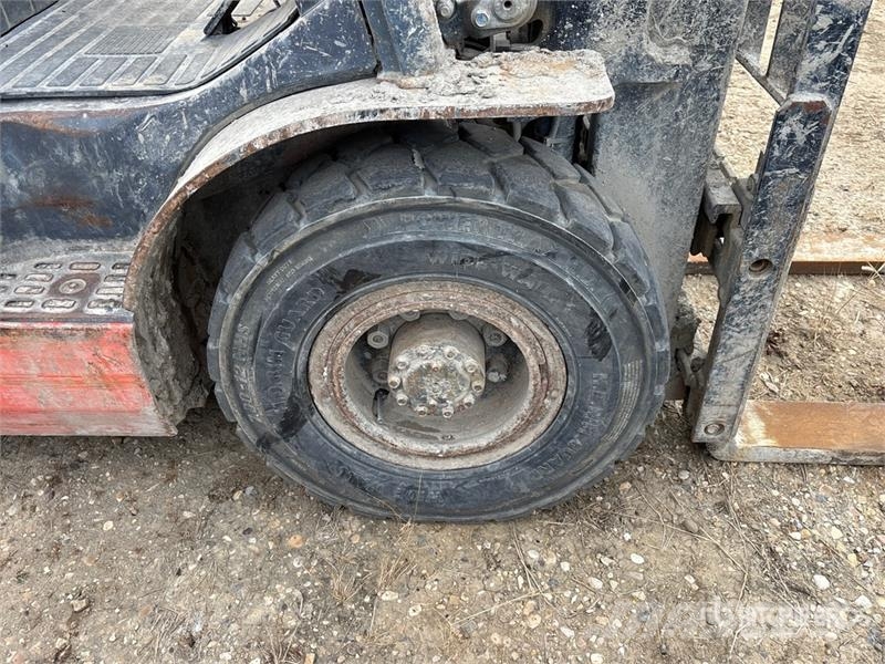 Toyota 5000 3950 lb Pneumatic Tire Forklift (Inoperable) Kahveltõstukid - muud