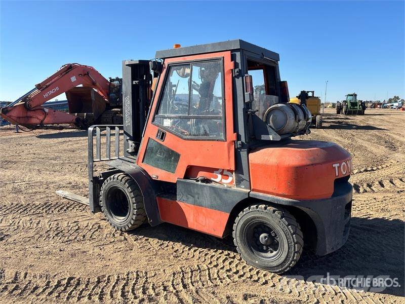 Toyota 52-6FG35 7300 lb Pneumatic Tire Forklift Інше
