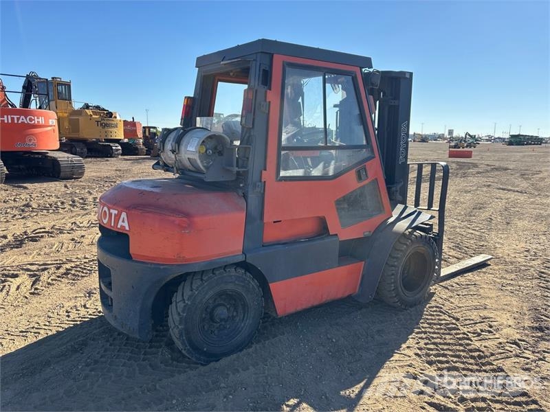 Toyota 52-6FG35 7300 lb Pneumatic Tire Forklift Інше