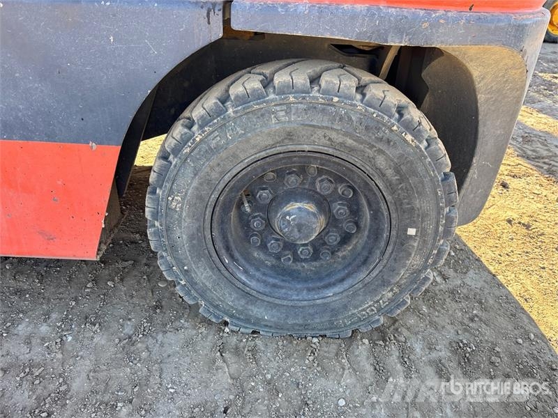Toyota 52-6FG35 7300 lb Pneumatic Tire Forklift Інше