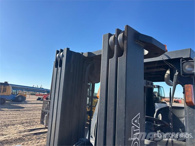 Toyota 52-6FG35 7300 lb Pneumatic Tire Forklift Інше