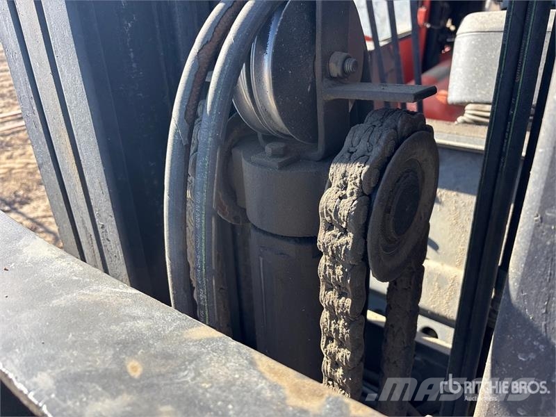 Toyota 52-6FG35 7300 lb Pneumatic Tire Forklift Інше