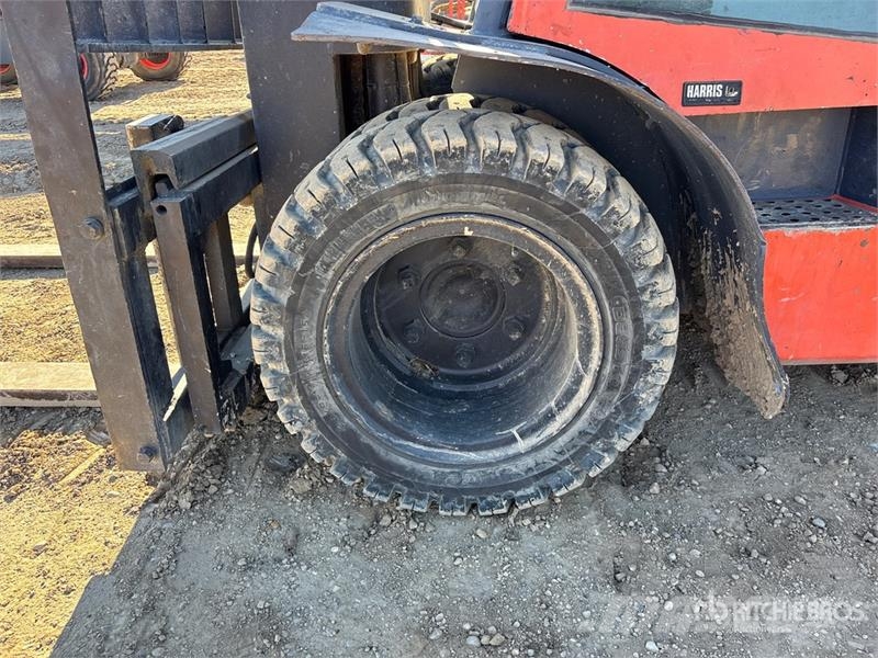 Toyota 52-6FG35 7300 lb Pneumatic Tire Forklift Інше