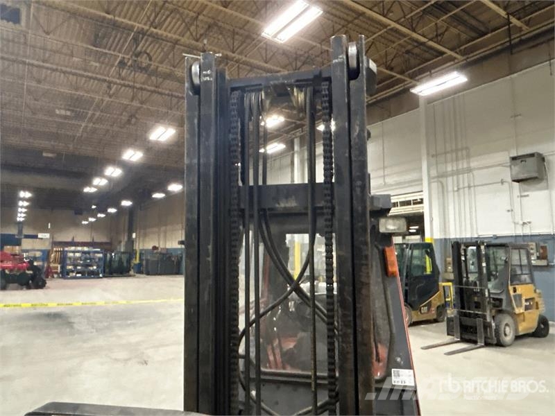 Toyota 52-6FG40 8350 lb Forklift Інше