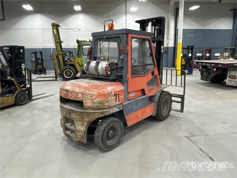 Toyota 52-6FG40 8350 lb Forklift Інше