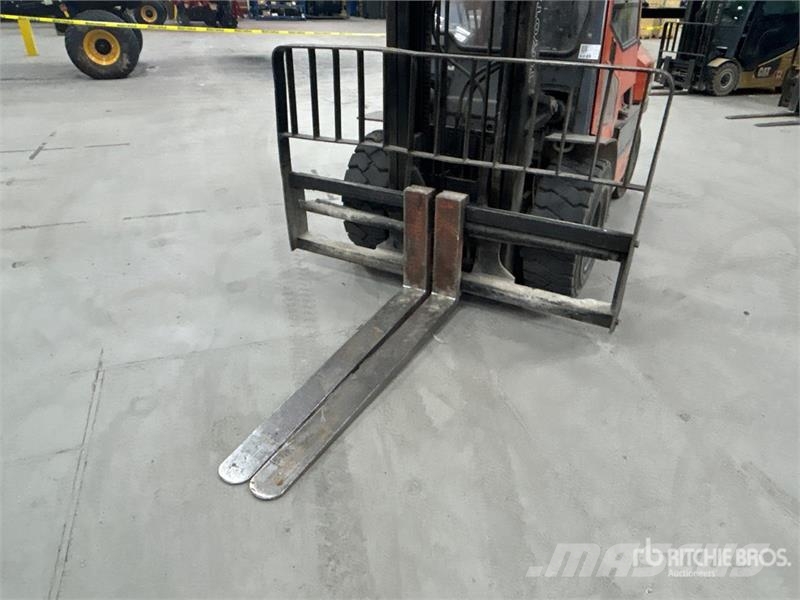 Toyota 52-6FG40 8350 lb Forklift Інше
