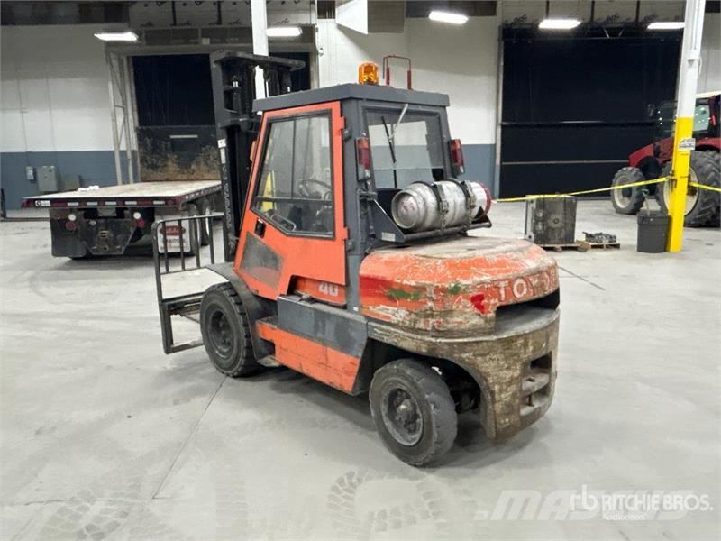 Toyota 52-6FG40 8350 lb Forklift Інше