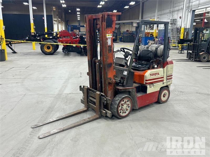 Toyota 5FGC25 5000 lb Forklift Інше