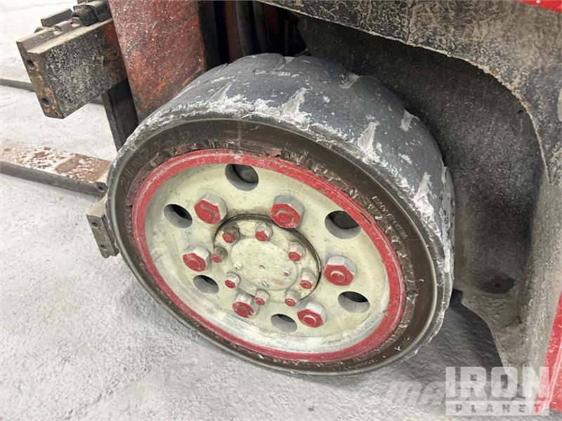 Toyota 5FGC25 5000 lb Forklift Інше