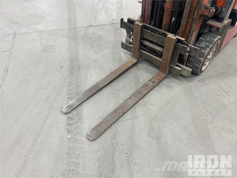 Toyota 5FGC25 5000 lb Forklift Інше