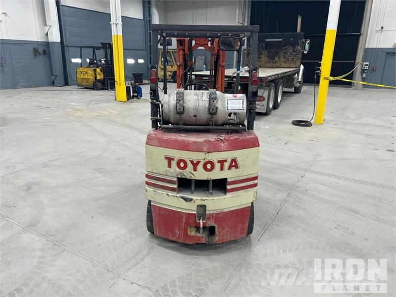 Toyota 5FGC25 5000 lb Forklift Інше