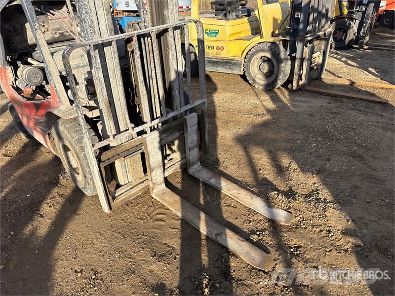 Toyota 7FGU25 5000 lb Pneumatic Tire Forklift شاحنات ذات رافعات شوكية - أخرى