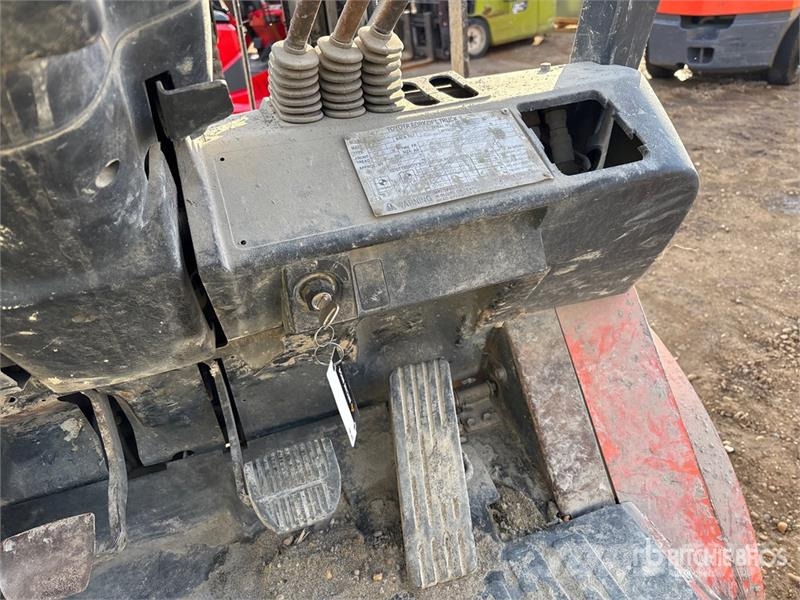 Toyota 7FGU25 5000 lb Pneumatic Tire Forklift شاحنات ذات رافعات شوكية - أخرى