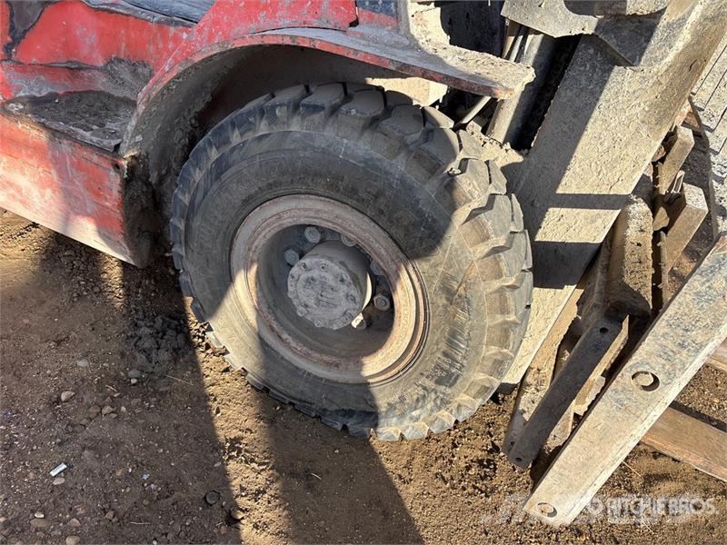 Toyota 7FGU25 5000 lb Pneumatic Tire Forklift شاحنات ذات رافعات شوكية - أخرى